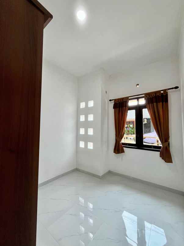 dijual rumah arcamanik