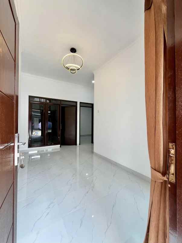 dijual rumah arcamanik