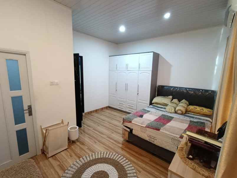 dijual rumah bagus dan modern lokasi ciputat jombang