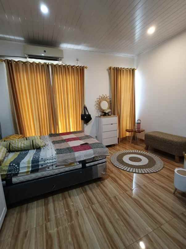 dijual rumah bagus dan modern lokasi ciputat jombang