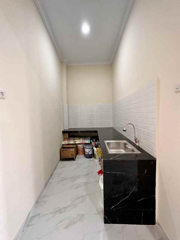 dijual rumah baru 2 lantai ciracas posisi hook