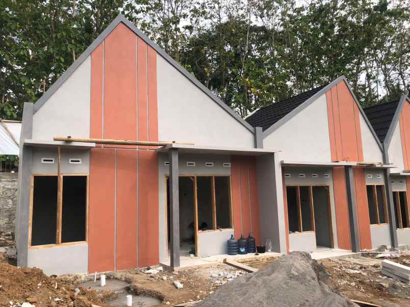 dijual rumah baru termurah cicilan 1 jutaan di moyudan