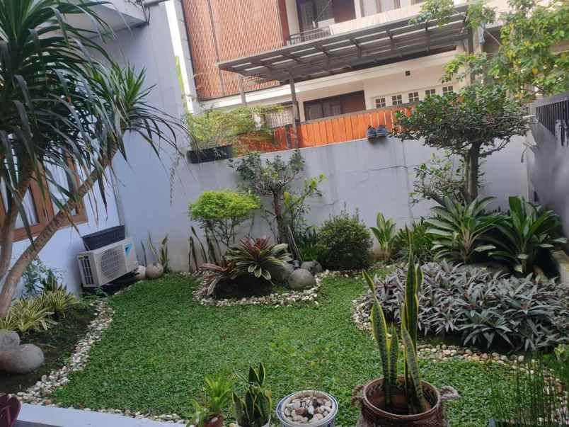 dijual rumah batununggal