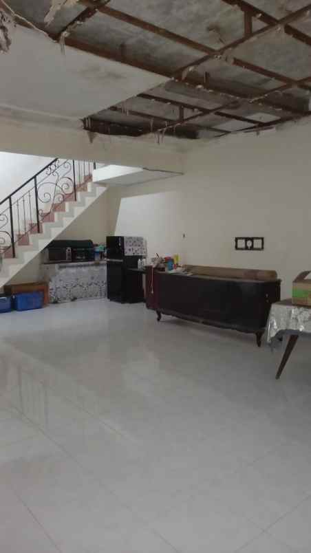 dijual rumah bendul merisi