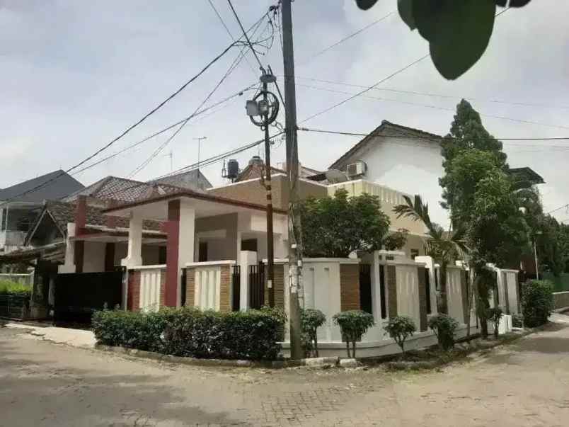 dijual rumah bintara