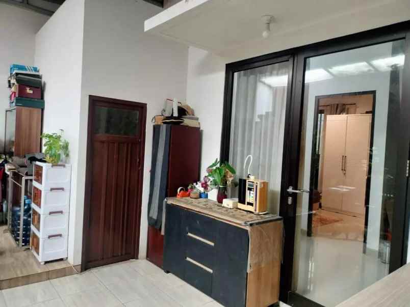 dijual rumah bsb city