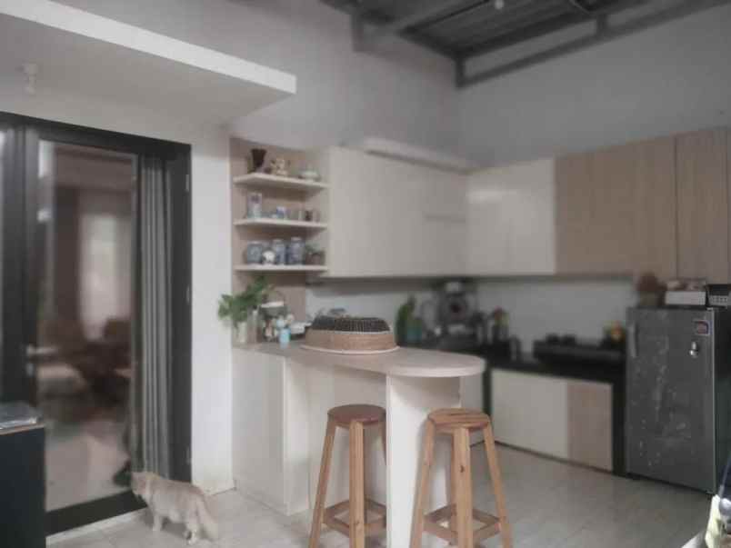 dijual rumah bsb city