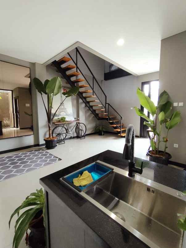 dijual rumah bsd city