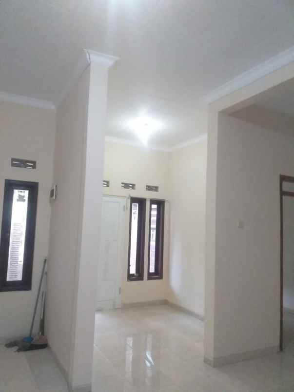 dijual rumah bukit cemara tidar