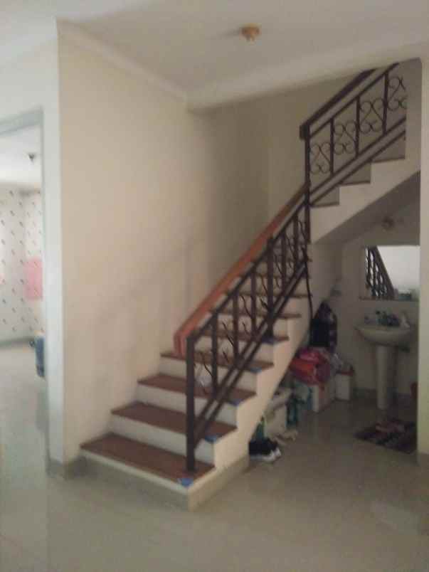 dijual rumah bukit gading mediterania