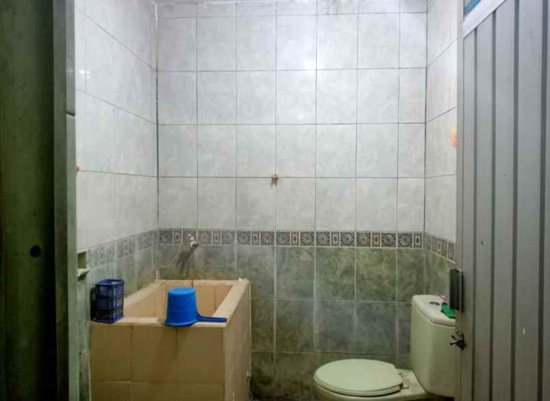 dijual rumah bunga rampai perumnas