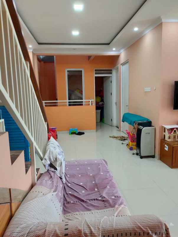 dijual rumah cakung timur