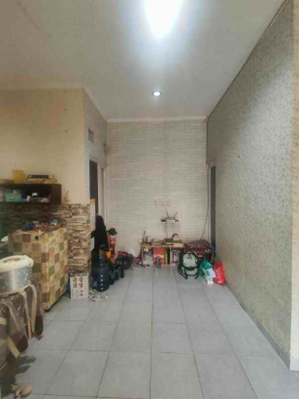 dijual rumah caman