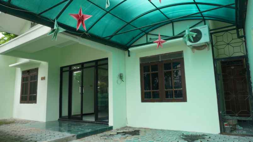 dijual rumah caturtunggal