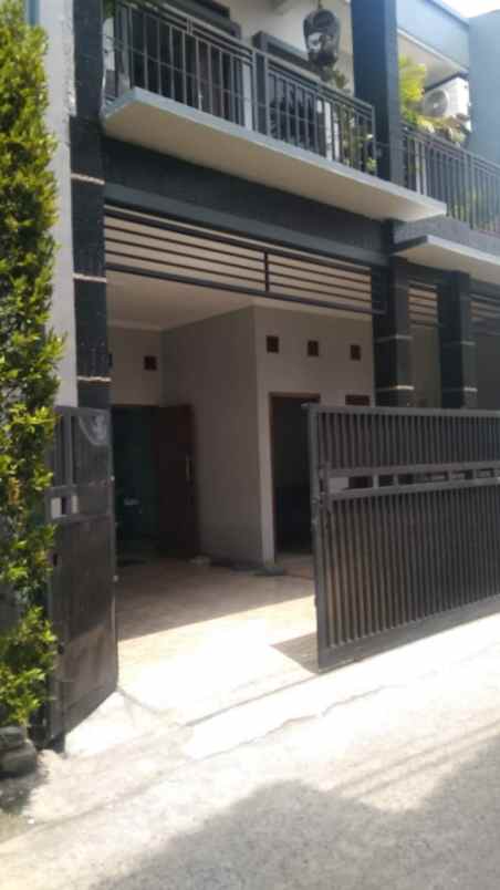 dijual rumah celepuk