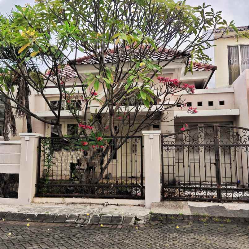 dijual rumah central park