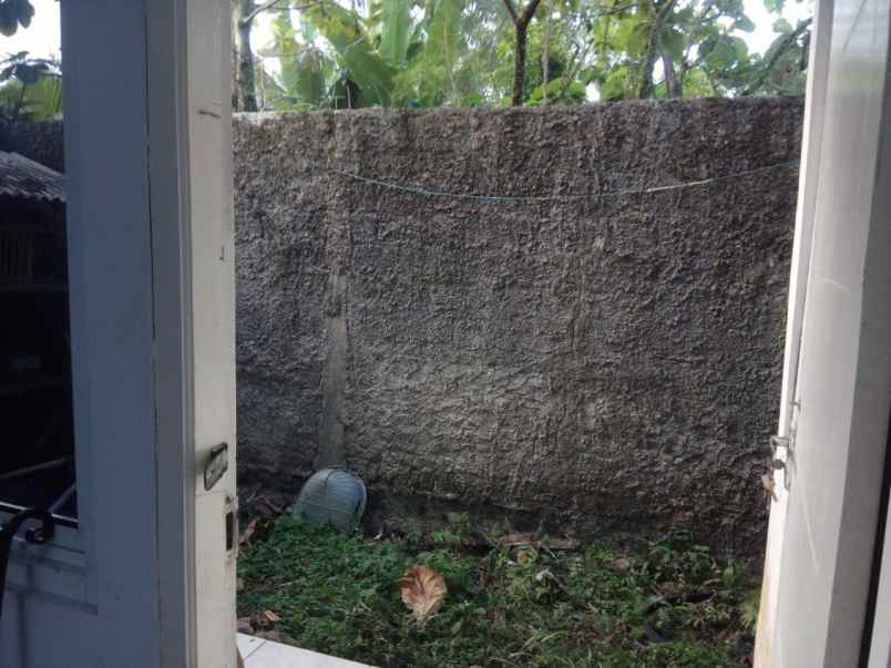 dijual rumah cikaret