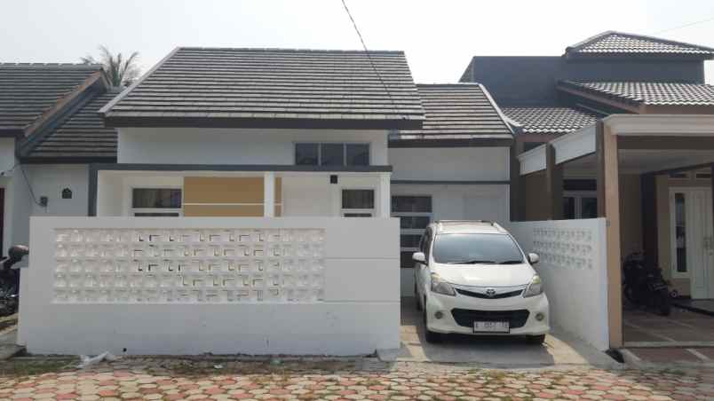 dijual rumah cikaret