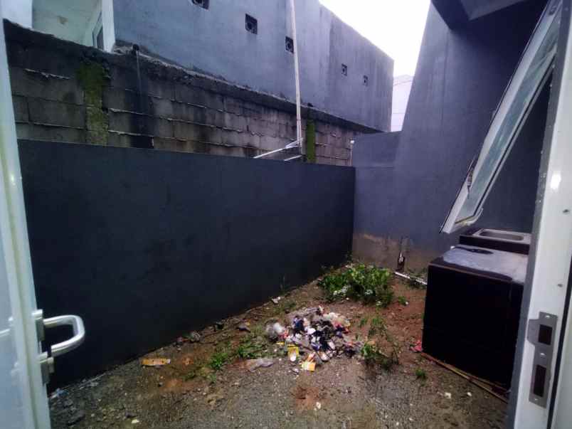 dijual rumah cilodong