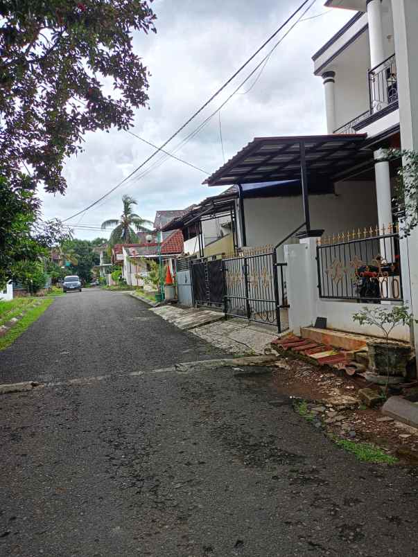 dijual rumah cilodong