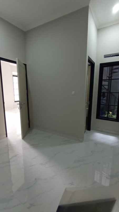 dijual rumah cinere depok