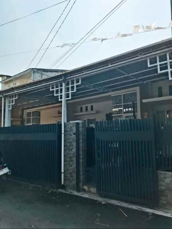 dijual rumah cipageran