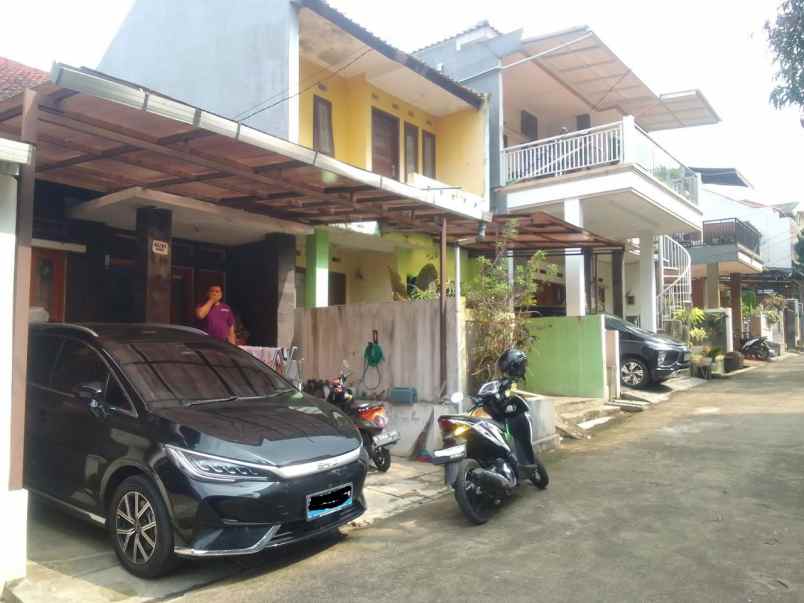 dijual rumah cipageran