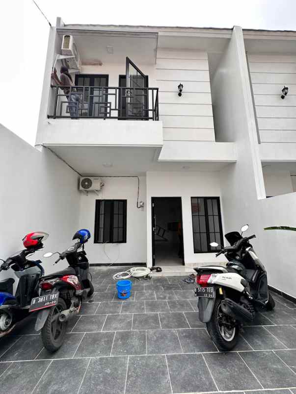 dijual rumah ciracas