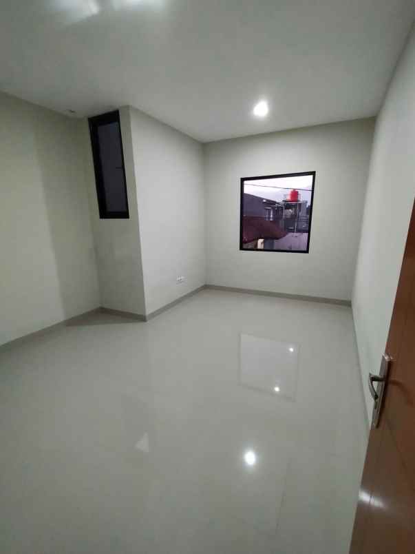 dijual rumah cisaranten kulon arcamanik