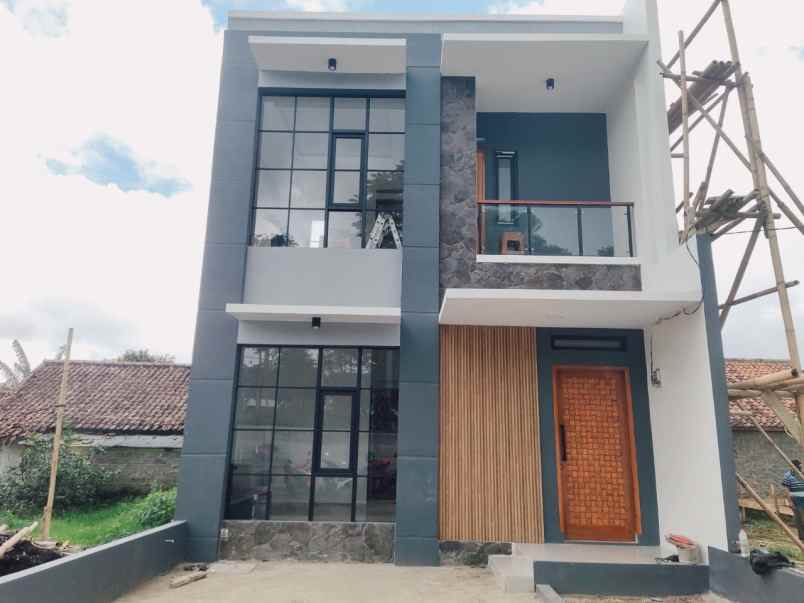 dijual rumah cisarua lembang