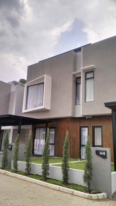 dijual rumah cisitu dago kec coblong