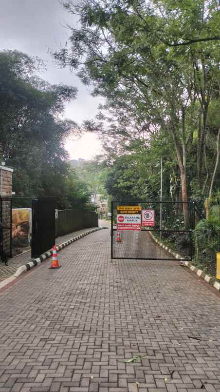 dijual rumah cisitu dago kec coblong