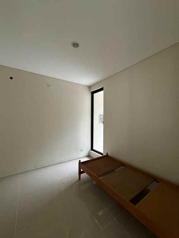 dijual rumah citraland northwest lake