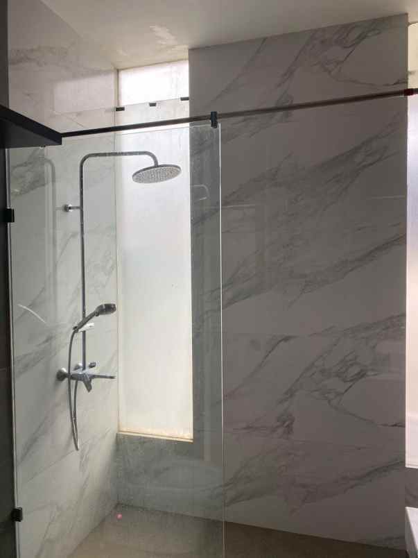 dijual rumah citraland surabaya barat