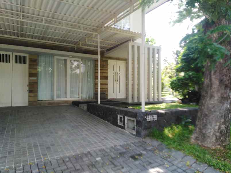 dijual rumah citraland surabaya barat