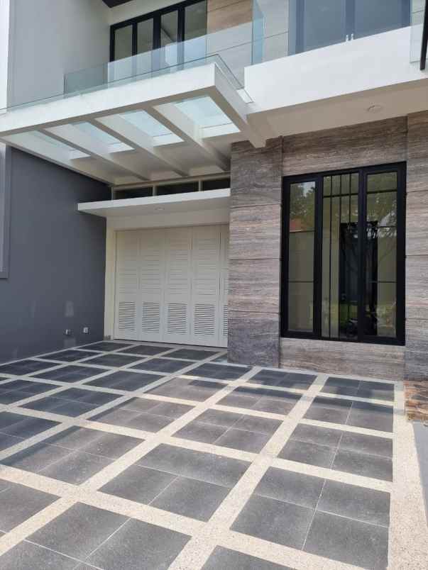 dijual rumah citraland villa taman telaga