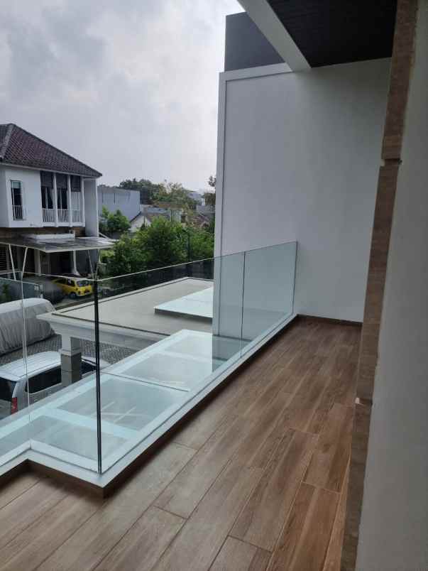 dijual rumah citraland villa taman telaga