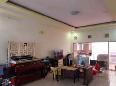 dijual rumah cluster aralia harapan