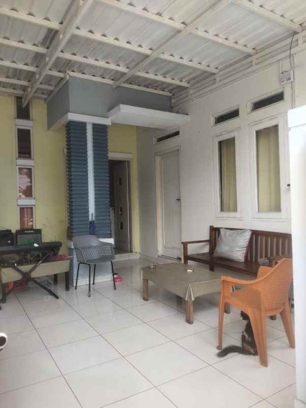 dijual rumah cluster aralia harapan