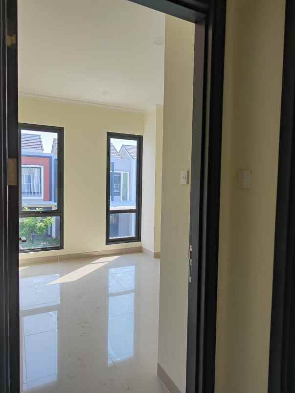 dijual rumah cluster baroni