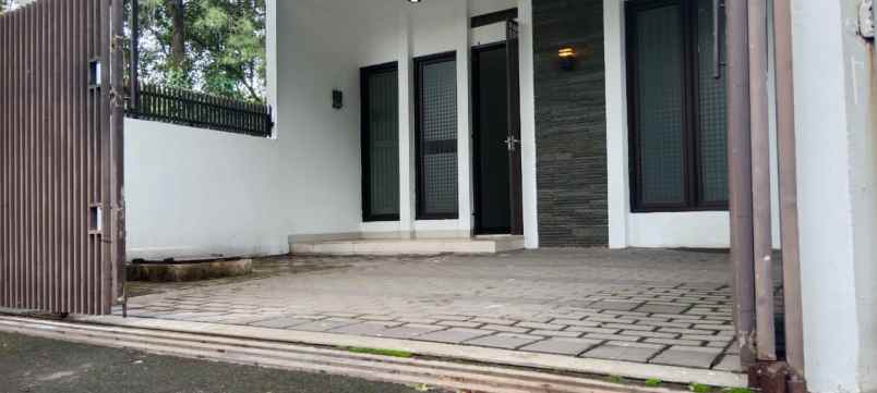 dijual rumah cluster batununggal indah