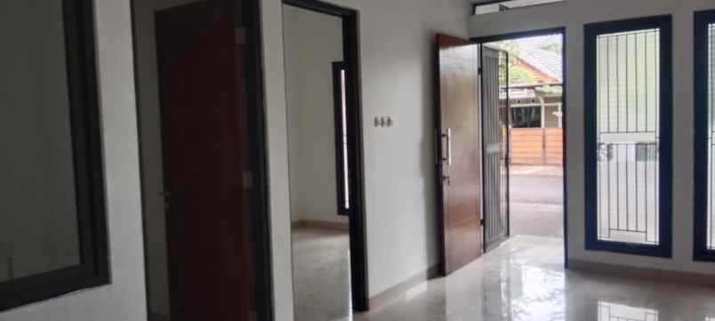 dijual rumah cluster batununggal indah