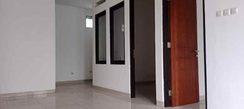 dijual rumah cluster batununggal indah