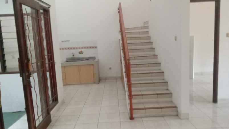 dijual rumah cluster batununggal mulia