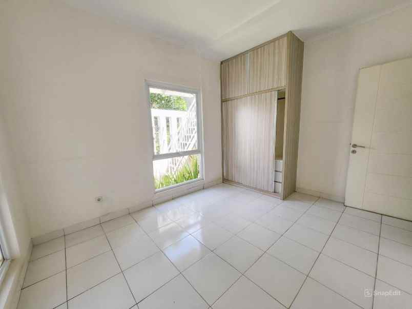 dijual rumah cluster bellevue kota