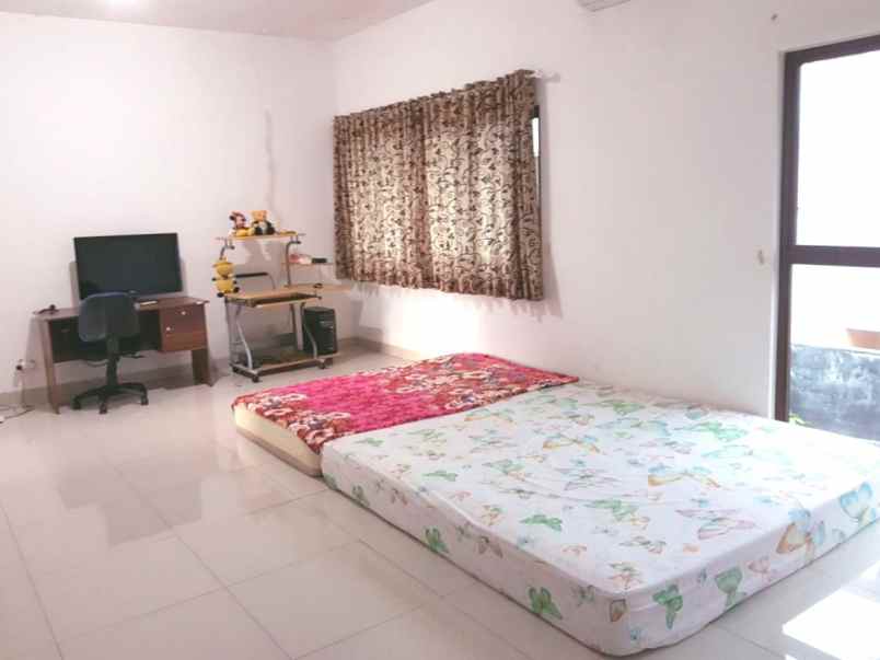 dijual rumah cluster lantana jgc