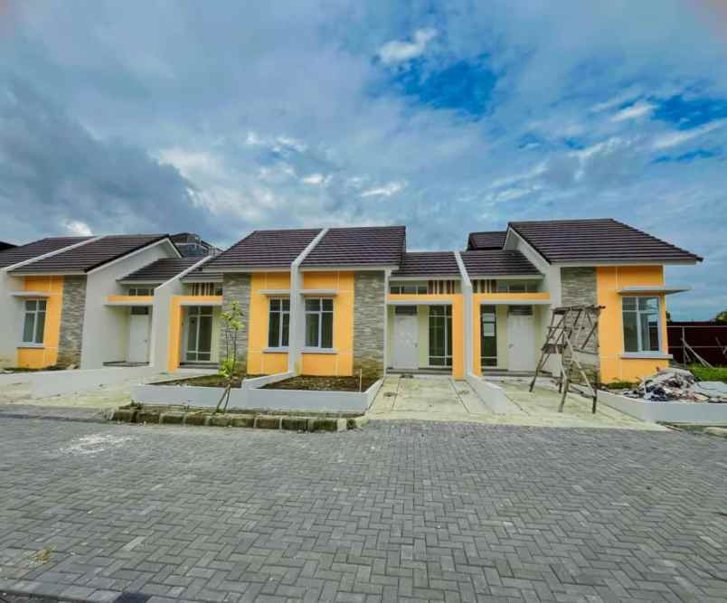 dijual rumah cluster llanos bukit