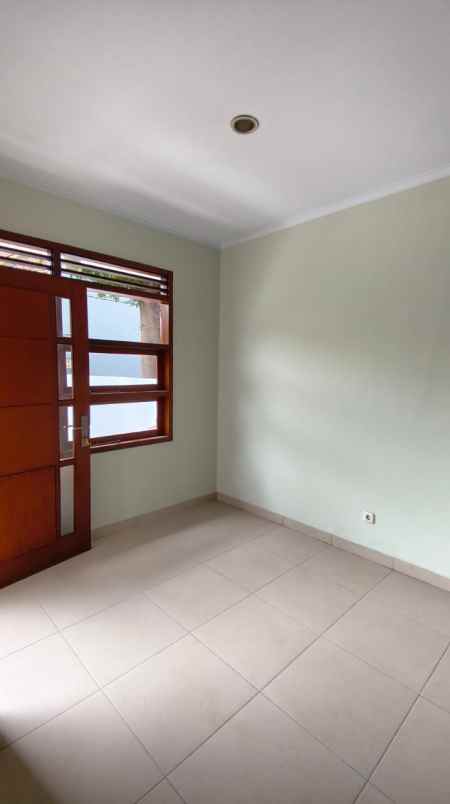 dijual rumah cluster madany regecy