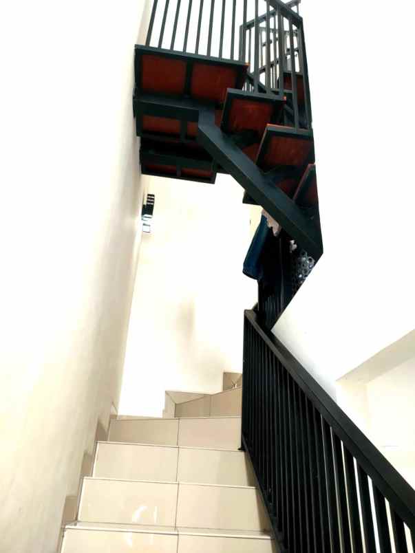dijual rumah cluster mahakam mts jgc