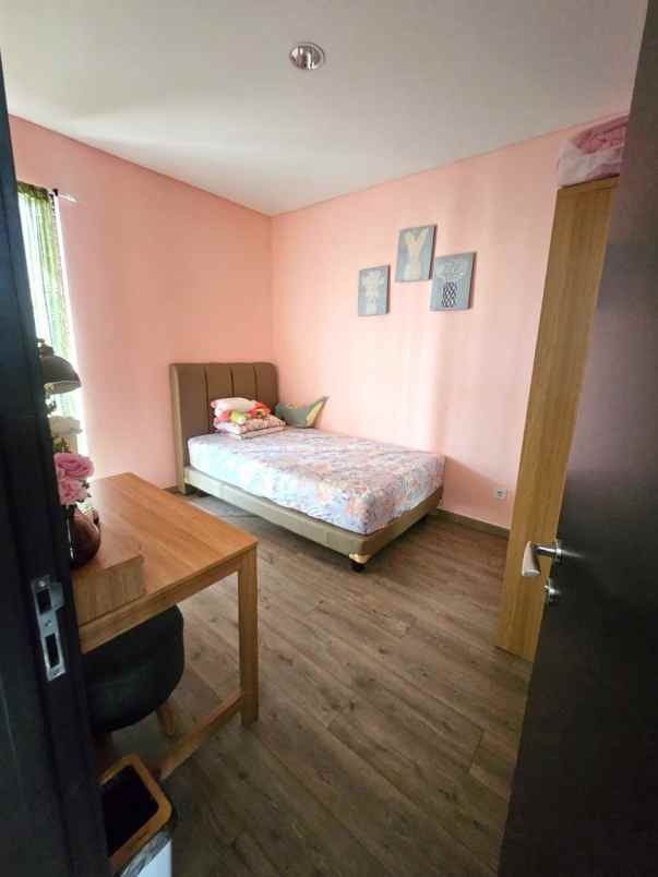 dijual rumah cluster maison de wisteria